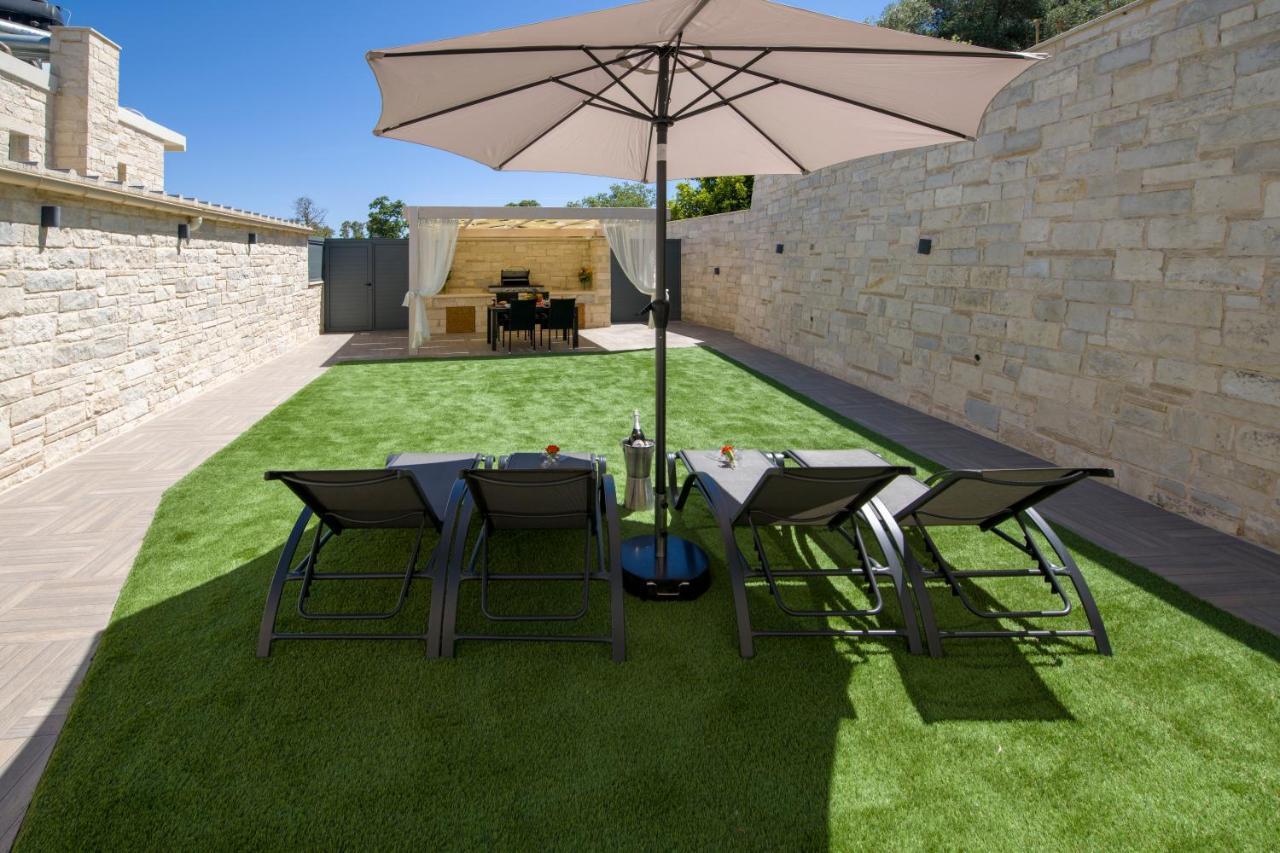 Twin'S Home Luxury Suites Alikianos Exterior photo